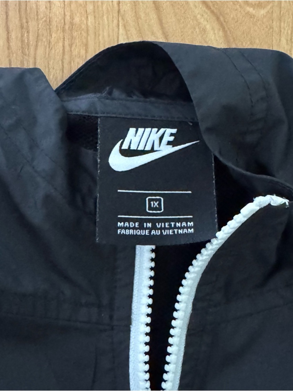nike black and white windbreaker - Picture 3 of 6